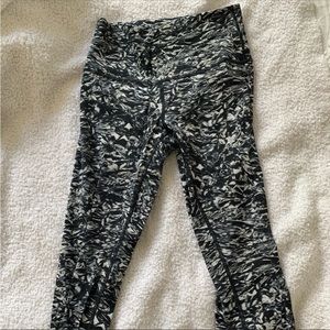 Lulu Lemon Wonder under Pants Size 4
